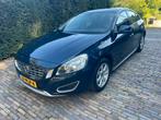 Volvo S60 1.6 T3 2011 Blauw, Auto's, Volvo, Voorwielaandrijving, 1596 cc, 15 km/l, Zwart