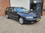 Volvo V70 2.5 T AUT Android auto Apple carplay nieuwe APK, Auto's, 1566 kg, 1800 kg, 209 pk, 92 €/maand
