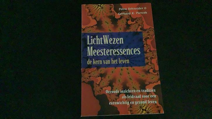 P. Schneider - LichtWezen Meesteressences, Boeken, Esoterie en Spiritualiteit, Zo goed als nieuw, Achtergrond en Informatie, Spiritualiteit algemeen