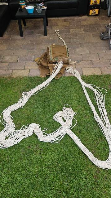 Originele Fallschirmjäger RZ-20 harnas en parachute, mint! beschikbaar voor biedingen