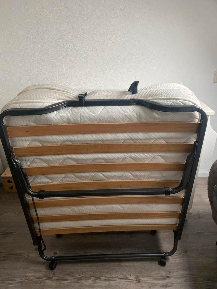 Opklapbed - ruimtebesparend en comfortabel, Huis en Inrichting, Slaapkamer | Bedden, Gebruikt, Eenpersoons, 90 cm, 200 cm, Metaal