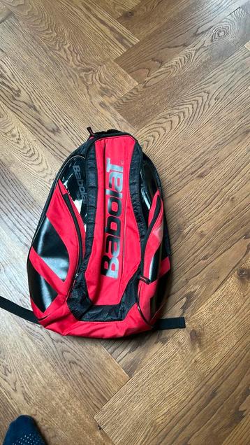 Tennis tas beschikbaar voor biedingen