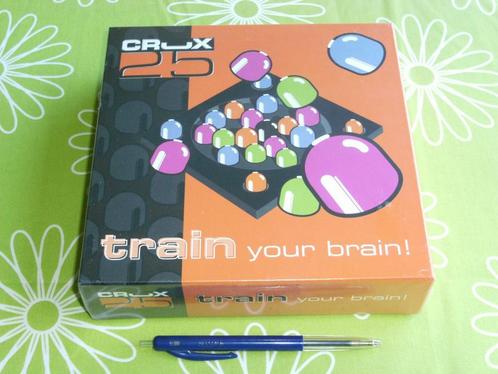 Nieuw in seal: Crux 25 - train your brain!, Hobby en Vrije tijd, Gezelschapsspellen | Bordspellen, Nieuw, Een of twee spelers