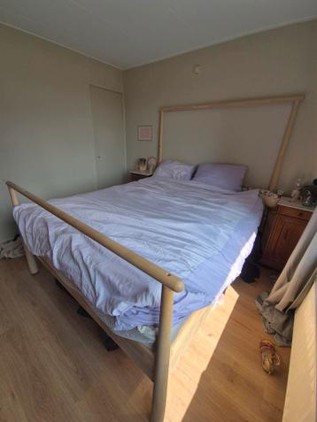 Houten bedframe ikea - afbeelding 1