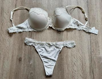 Hunkemöller setje. beschikbaar voor biedingen