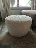 Rivièra Maison  Poef Perruche White Sand Bouclé 60 x 40 cm., Huis en Inrichting, Banken | Voetenbanken en Poefen, Ophalen, Rond