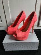 Mooie roze pumps suède look, New Look, Ophalen of Verzenden, Zo goed als nieuw, Schoenen met hoge hakken
