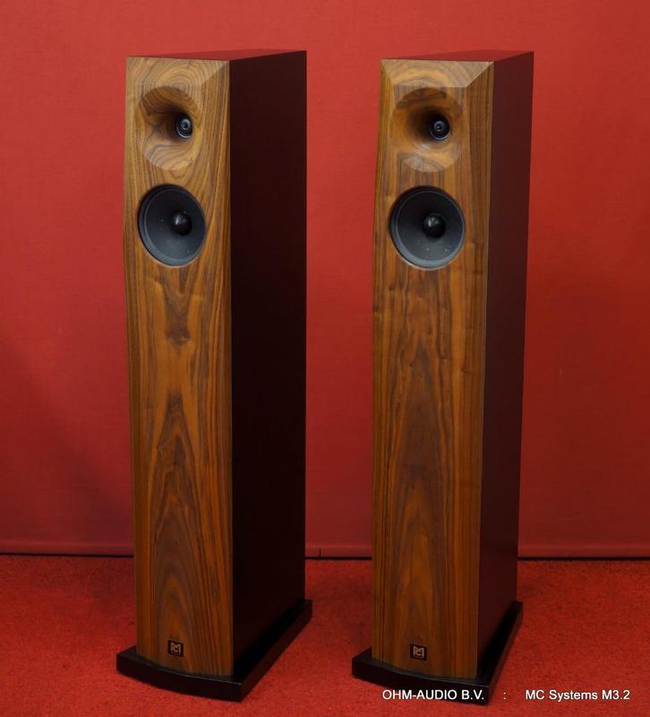 MC Systems M3.2, Notenhout Uitvoering, Nieuwstaat, Occ, Audio, Tv en Foto, Luidsprekers, Refurbished, Front, Rear of Stereo speakers