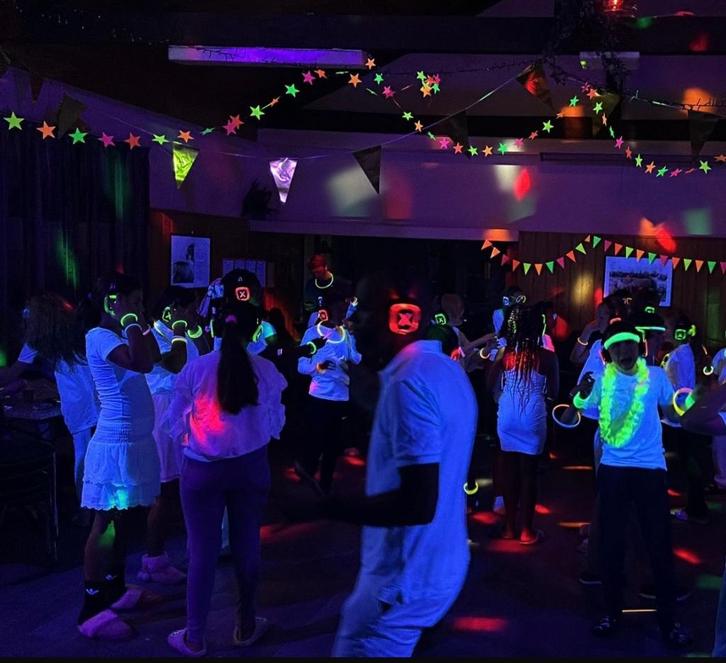 Silent disco huren, Hobby en Vrije tijd, Feestartikelen | Verhuur, Nieuw, Overige, Ophalen of Verzenden