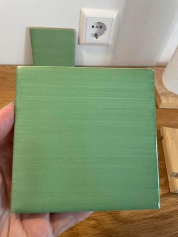 Groene tegels 10x10 cm in doos 1 m2 beschikbaar voor biedingen