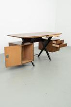 50's bureau met zwart onderstel, Ophalen, Gebruikt, Bureau