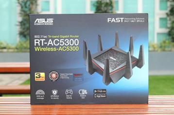 Asus RT-AC5300 tri-band router zeer snel, met doos beschikbaar voor biedingen