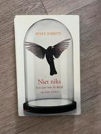 Niet niks - Hiske Dibbets, Ophalen of Verzenden, Gelezen, Nederland