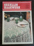 Gezellig haakwerk haken vintage patronen, Ophalen of Verzenden, Zo goed als nieuw, Breien en Haken