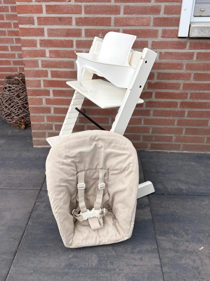 Stokke tripp trapp stoel met newbron set en baby set, Kinderen en Baby's, Kinderstoelen, Zo goed als nieuw, Meegroeistoel, Ophalen of Verzenden
