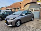 Toyota Yaris 1.0 VVT-i Aspiration I AIRCO I NAVI I 23.000 KM, Voorwielaandrijving, Stof, Euro 6, Bruin