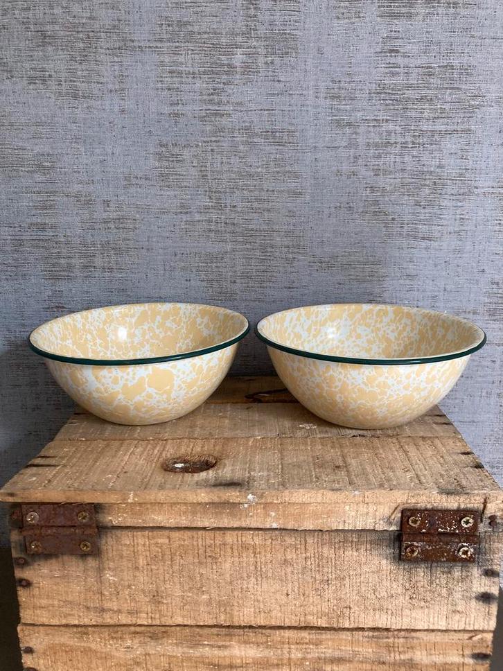 Antiek brocante set emaille schalen, wit/geel gespikkeld, Antiek en Kunst, Antiek | Emaille, Ophalen of Verzenden