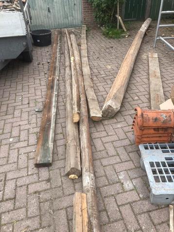 Te koop oude houten balken/ oude gebinten beschikbaar voor biedingen