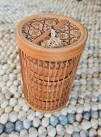 Vintage houten onderzetters met vlinders in houder, Ophalen of Verzenden, Zo goed als nieuw, Glas of Kopje