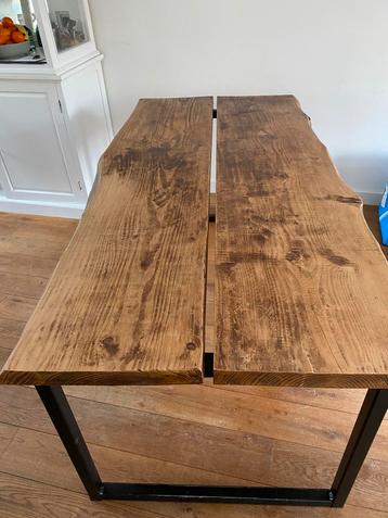 Eettafel hout  beschikbaar voor biedingen