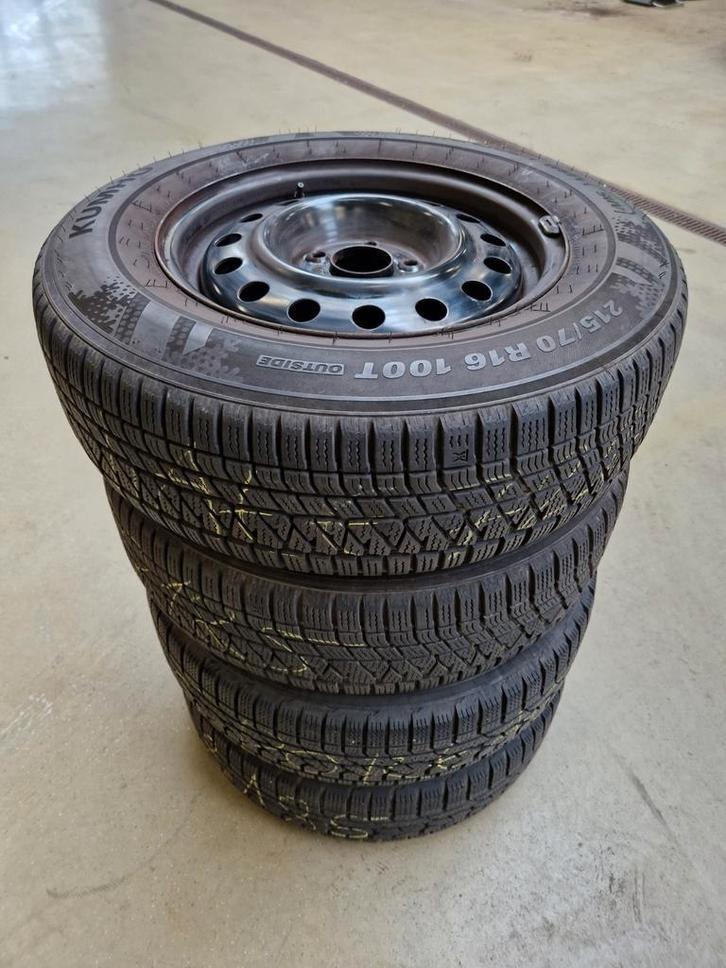 Winterbanden (215/70R16 100T) op stalen velgen Kia Sportage, Auto-onderdelen, Banden en Velgen, Banden en Velgen, Winterbanden