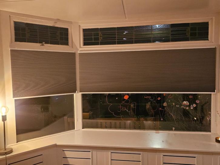 NIEUWE Plissé Gordijnen - Lichtgrijs, Huis en Inrichting, Stoffering | Gordijnen en Lamellen, Gebruikt, 100 tot 150 cm, 200 cm of meer