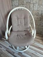 Witte houten fauteuil met taupe kussen, Huis en Inrichting, Fauteuils, Ophalen, Gebruikt