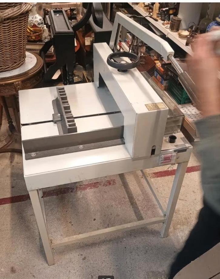 Ideal 4700 papiersnijmachine, Diversen, Papierwaren, Gebruikt, Ophalen