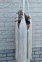 Zelfgemaakte macramé plantenhanger, Ophalen of Verzenden, Overige soorten, 100 tot 150 cm