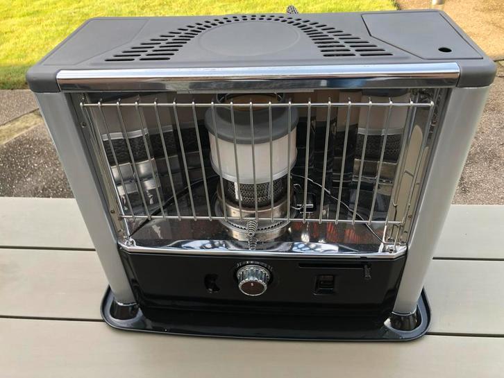 Gereviseerde petroleumkachel in nieuwstaat, Huis en Inrichting, Kachels, Zo goed als nieuw, Vrijstaand, Petroleumkachel, Overige brandstoffen