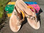 Lazamani slippers maat 39 Goud - Nieuwstaat, Kleding | Dames, Schoenen, Ophalen of Verzenden, Zo goed als nieuw
