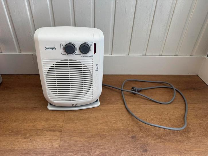 DeLonghi HVF-3031 Ventilator Kachel, Huis en Inrichting, Kachels, Gebruikt, Vrijstaand, Overige soorten, Elektrisch, Ophalen of Verzenden