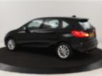 BMW 2-serie Active Tourer 218i Corporate Lease High Executiv, Auto's, BMW, 136 pk, Gebruikt, Lichtsensor, Zwart
