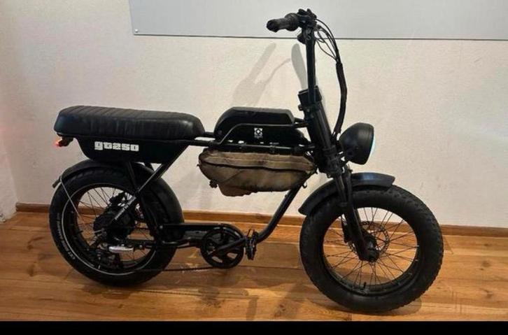 AGM GT250 Fatbike met 2 batterijen, Fietsen en Brommers, Elektrische fietsen, Zo goed als nieuw, Overige merken, Ophalen