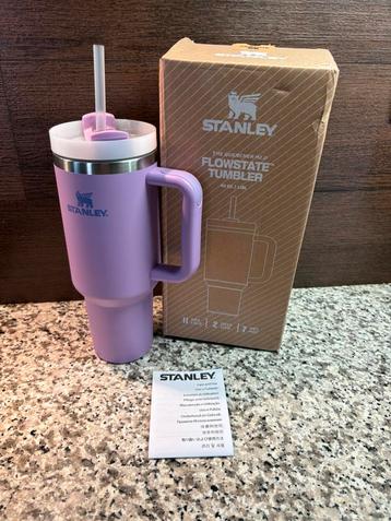 Nieuwe stanley drink beker in doos  beschikbaar voor biedingen