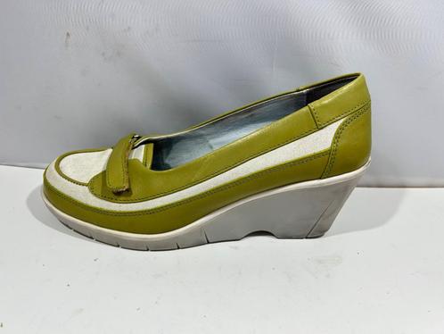 Mag,maat 40, lime groene mocassins op sleehak, Kleding | Dames, Schoenen, Zo goed als nieuw, Overige typen, Groen, Verzenden