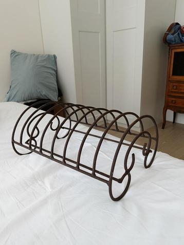 Brocante bordenrek beschikbaar voor biedingen