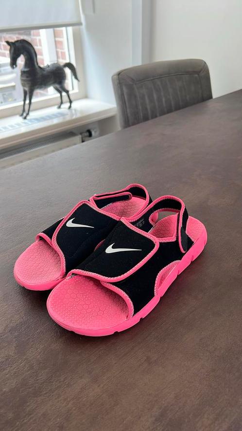 Nike sandalen. Maat 35, Kinderen en Baby's, Kinderkleding | Schoenen en Sokken, Gebruikt, Overige typen, Meisje, Ophalen of Verzenden