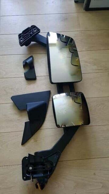 VOLVO FH4 SPIEGEL RECHTS COMPLEET 82943356 beschikbaar voor biedingen