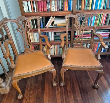 Antieke stoelen Chippendale stijl beschikbaar voor biedingen