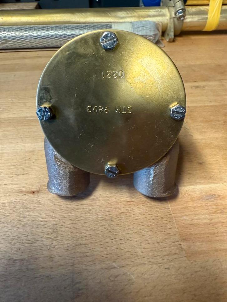 Diverse jabsco/ johnson waterpompen, Watersport en Boten, Bootonderdelen, Zo goed als nieuw, Motor en Techniek, Zeilboot of Motorboot