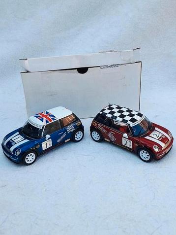 2 x Hornby Mini Cooper slotcar miniatuur auto  beschikbaar voor biedingen