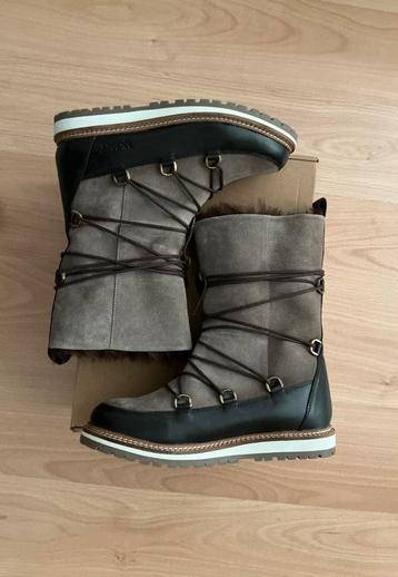 Snowboots leer beschikbaar voor biedingen
