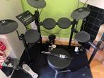 Elektrisch Drumstel, met koptelefoon, drumstokken en krukje., Muziek en Instrumenten, Drumstellen en Slagwerk, Ophalen of Verzenden