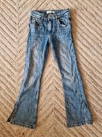 Mooie midden blauwe Zara Flared Jeans maat 128, Broek, Gebruikt, Meisje, Ophalen of Verzenden