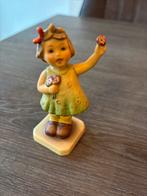 Vintage Hummel Beeldje Meisje met Bloemen nr. 793, Ophalen of Verzenden, Zo goed als nieuw, Beeldje of Poppetje