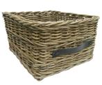 Grote opbergmand van riet met leren sierstukken, Huis en Inrichting, Woonaccessoires | Schalen en Manden, Verzenden, Nieuw, Riet