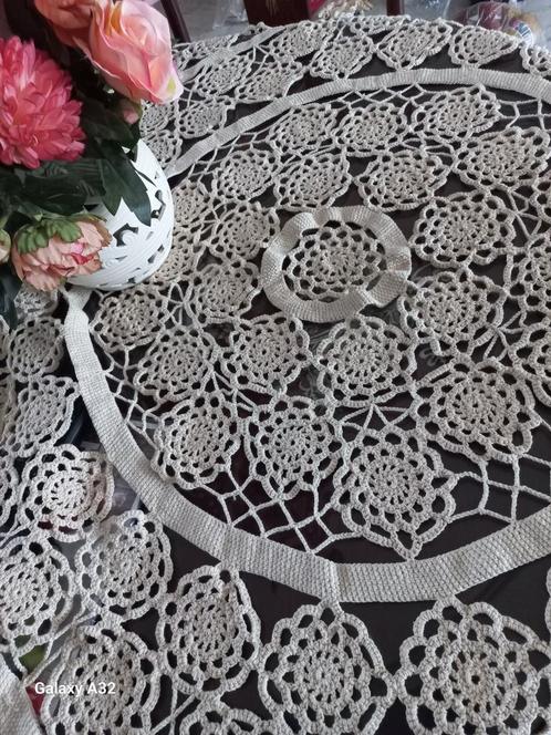 Rond gehaakt katoenen tafelkleed 120 cm afmaken tot 152 cm, Huis en Inrichting, Tafelkleden, Nieuw, Rond, Binnen, Ophalen of Verzenden