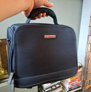 Handtas blauw - als nieuw - stevige ritsen beschikbaar voor biedingen