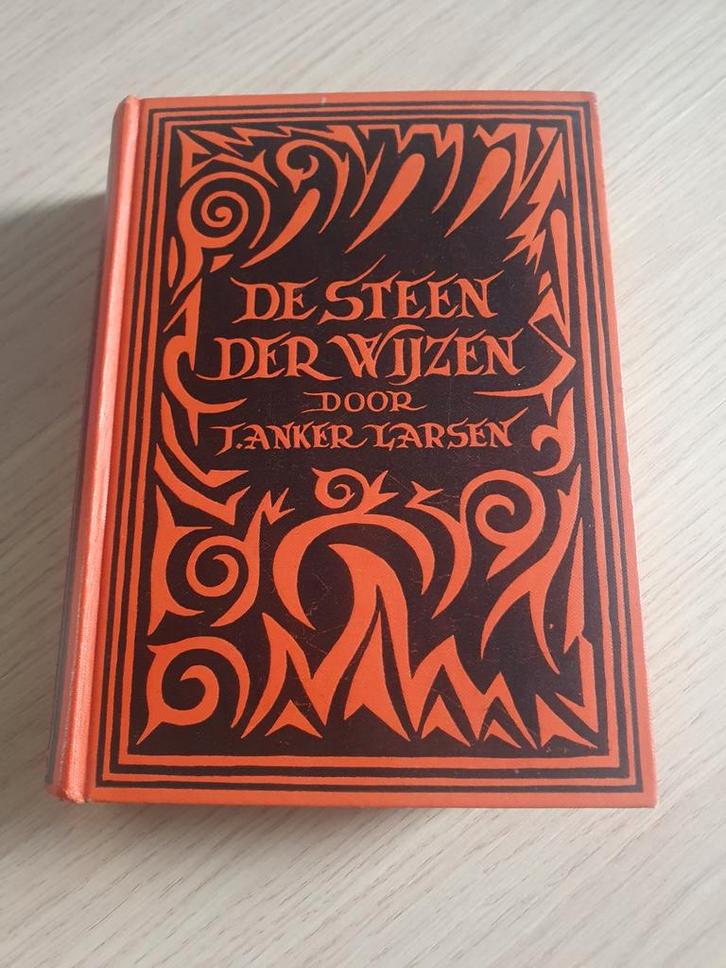 De Steen der Wijzen - J. Anker Larsen - 1925, Boeken, Romans, Gelezen, Europa overig, Ophalen of Verzenden